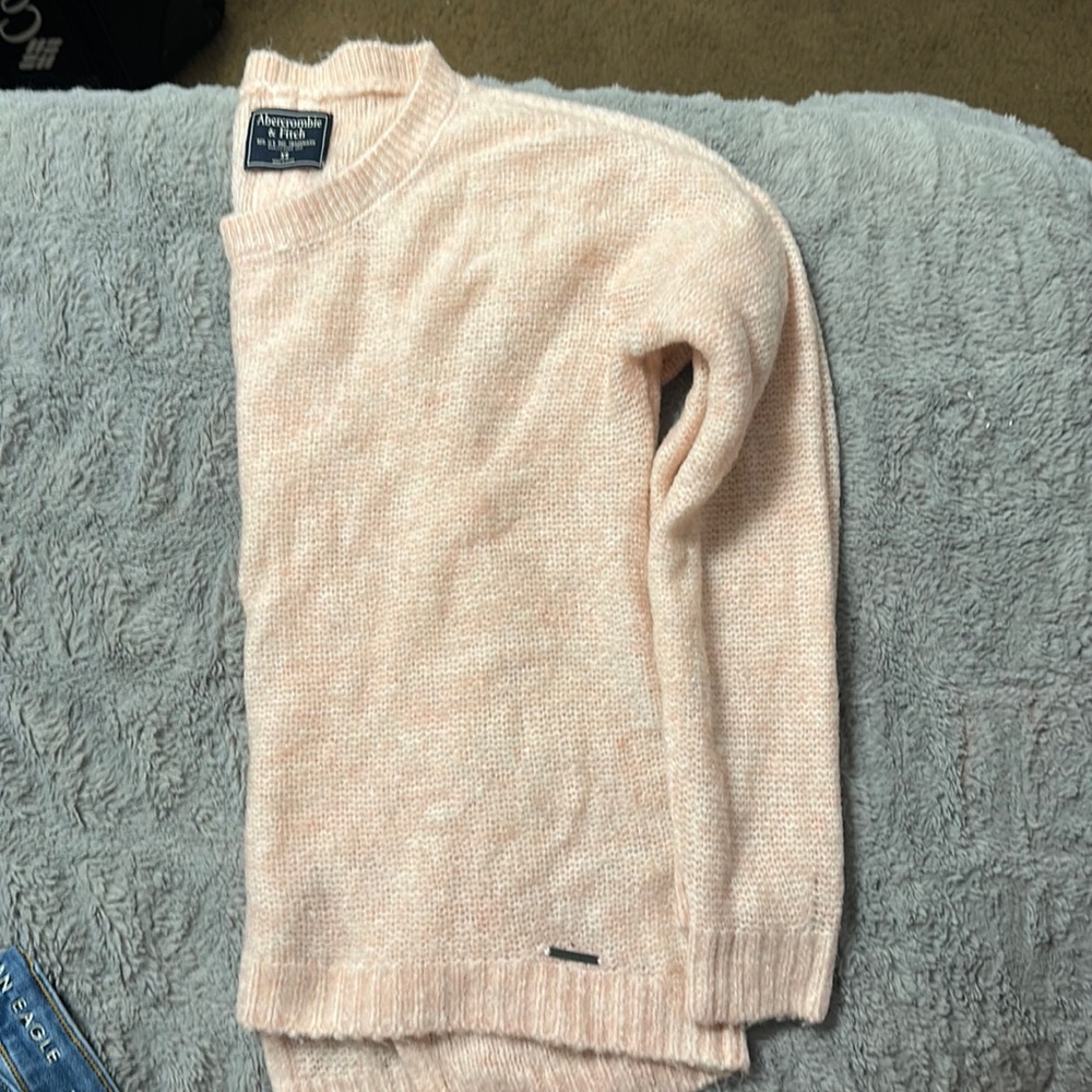 Abercrombie & Fitch sweater
